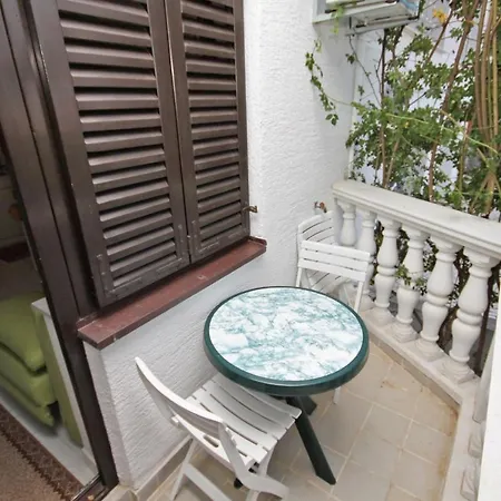 Guest house And With Parking Space Klenovica, Novi Vinodolski - 5590 Klenovica